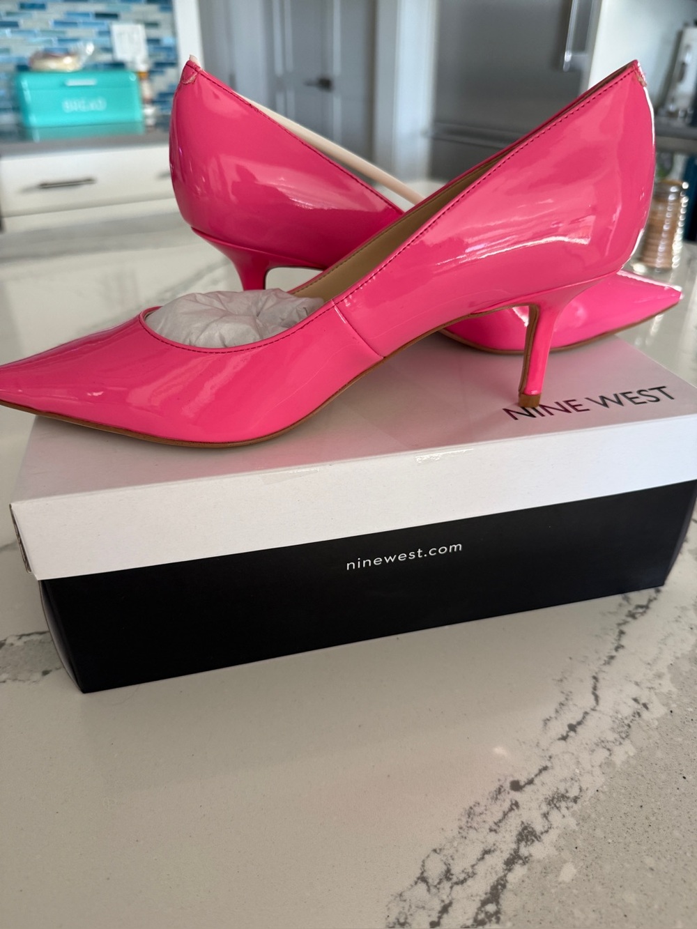 Nine West Hot Pink Patent Pointed-Toe Heels 9.5 medium width. NWB never worn.